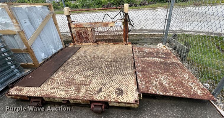 image for item DL4264 dock leveler