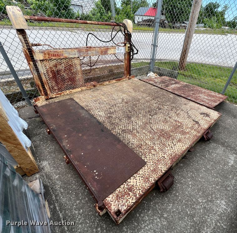 image for item DL4264 dock leveler