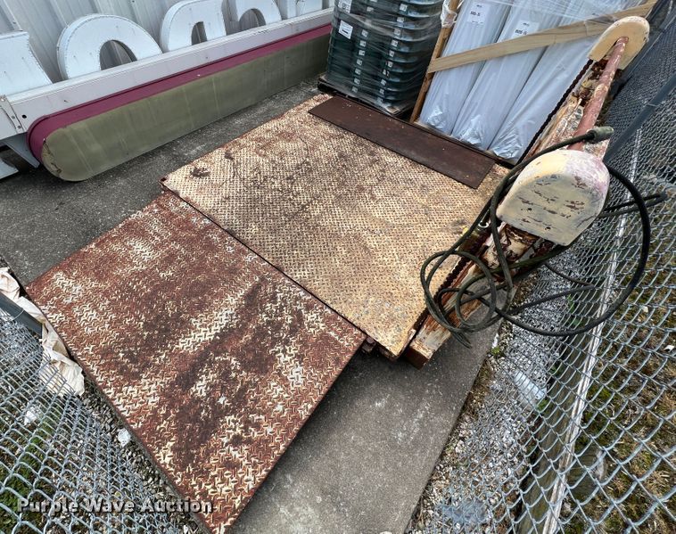 image for item DL4264 dock leveler