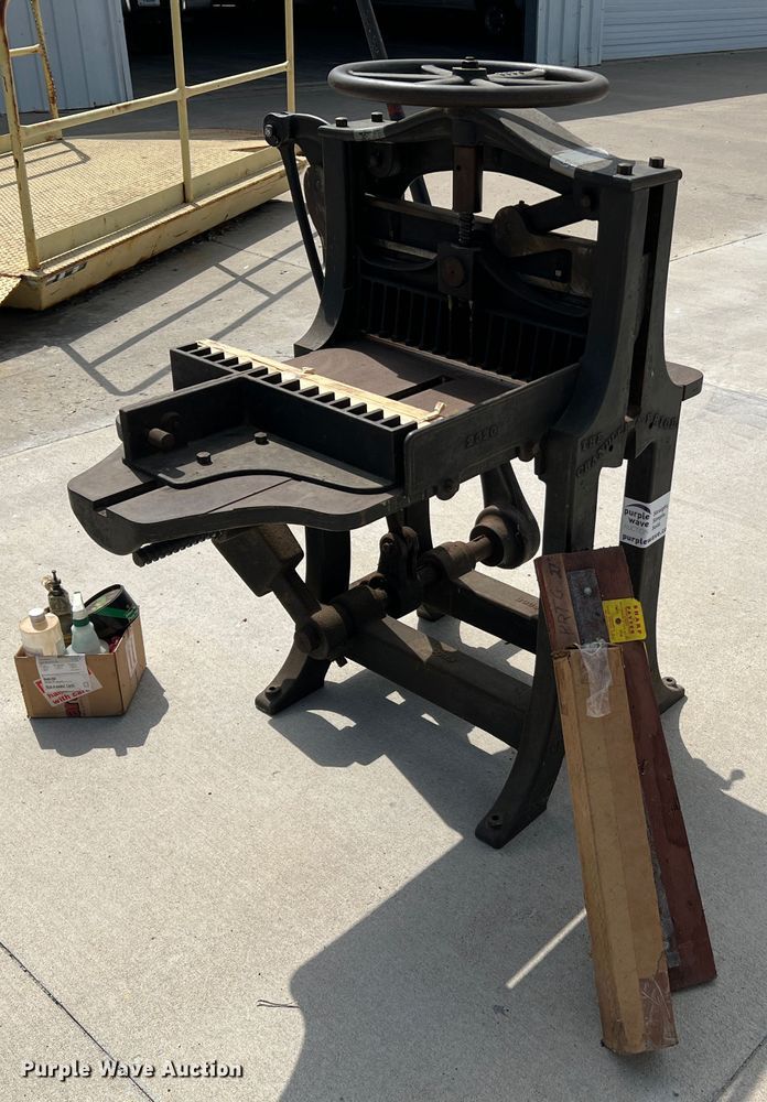 image for item DL4265 The Chandler & Price Co.  paper cutter