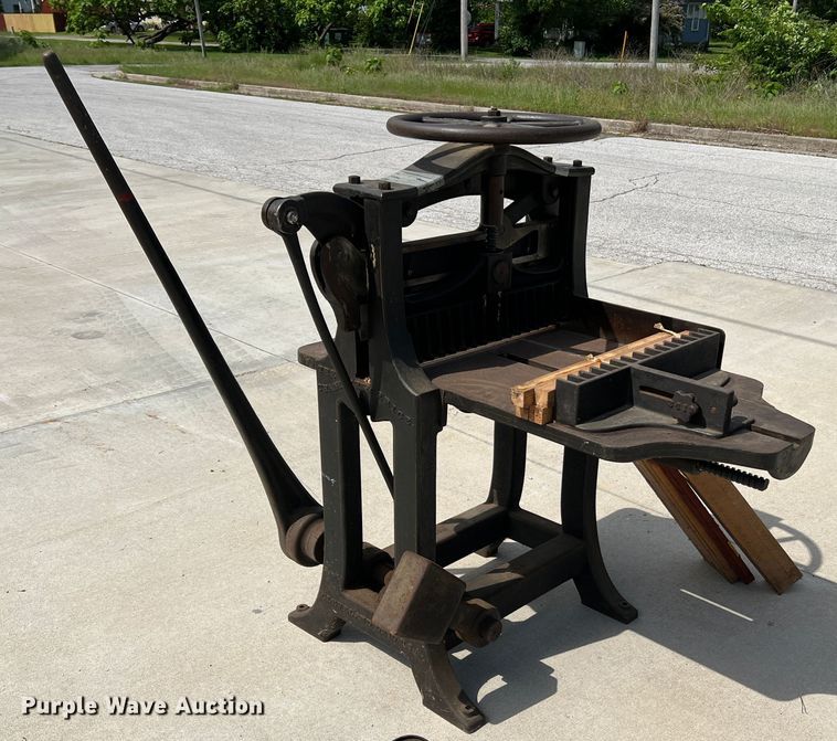 image for item DL4265 The Chandler & Price Co.  paper cutter