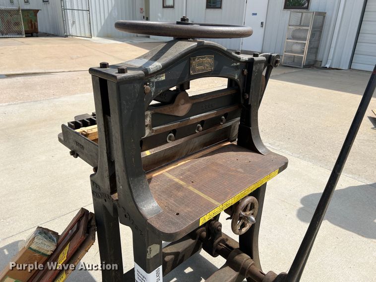 image for item DL4265 The Chandler & Price Co.  paper cutter