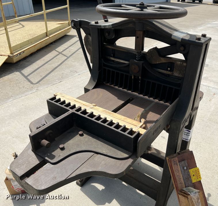 image for item DL4265 The Chandler & Price Co.  paper cutter