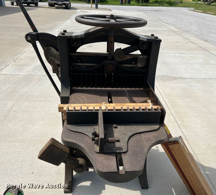 image for item DL4265 The Chandler & Price Co.  paper cutter