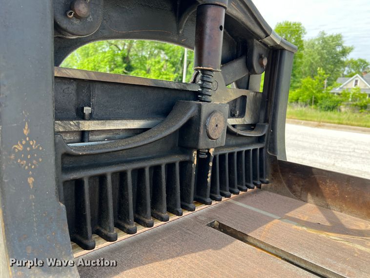 image for item DL4265 The Chandler & Price Co.  paper cutter