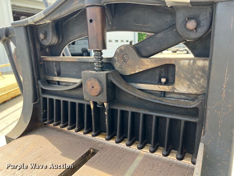 image for item DL4265 The Chandler & Price Co.  paper cutter