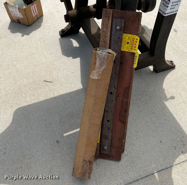 image for item DL4265 The Chandler & Price Co.  paper cutter