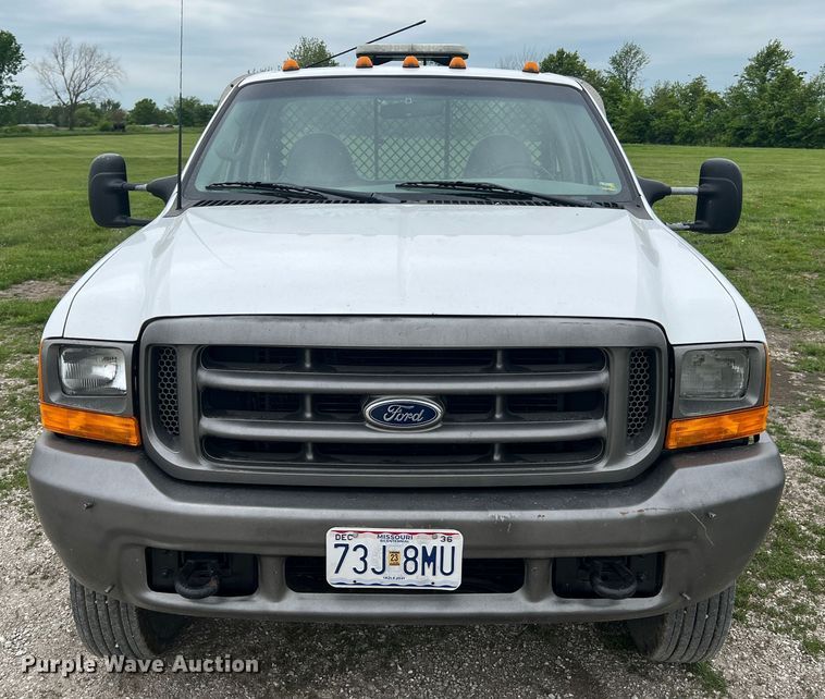 image for item DL4272 2000 Ford F550 Super Duty XL  flatbed truck