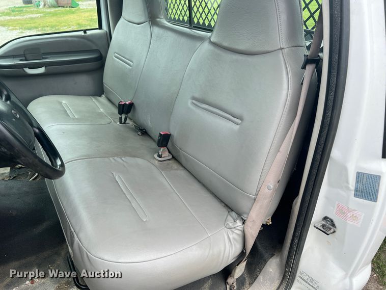 image for item DL4272 2000 Ford F550 Super Duty XL  flatbed truck