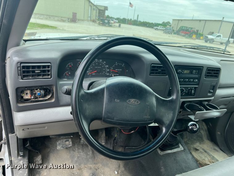 image for item DL4272 2000 Ford F550 Super Duty XL  flatbed truck