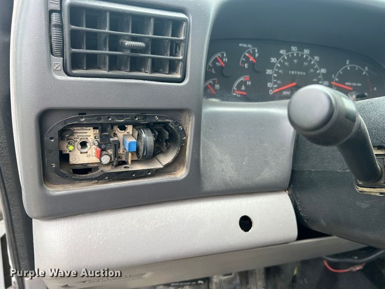 image for item DL4272 2000 Ford F550 Super Duty XL  flatbed truck