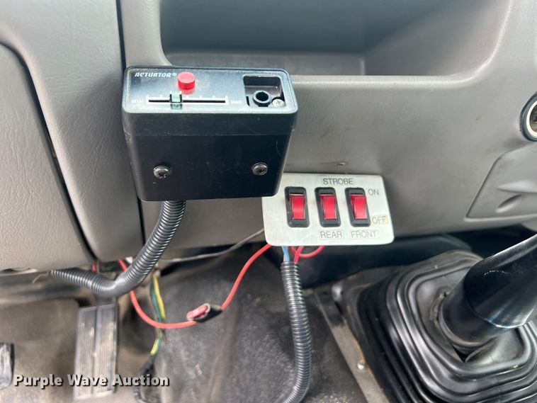 image for item DL4272 2000 Ford F550 Super Duty XL  flatbed truck