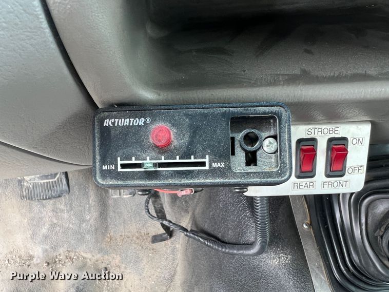 image for item DL4272 2000 Ford F550 Super Duty XL  flatbed truck