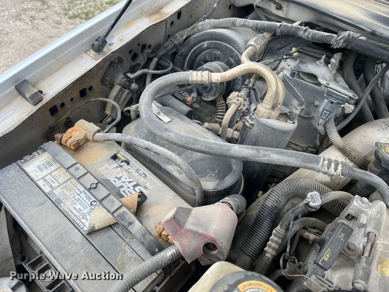 image for item DL4272 2000 Ford F550 Super Duty XL  flatbed truck