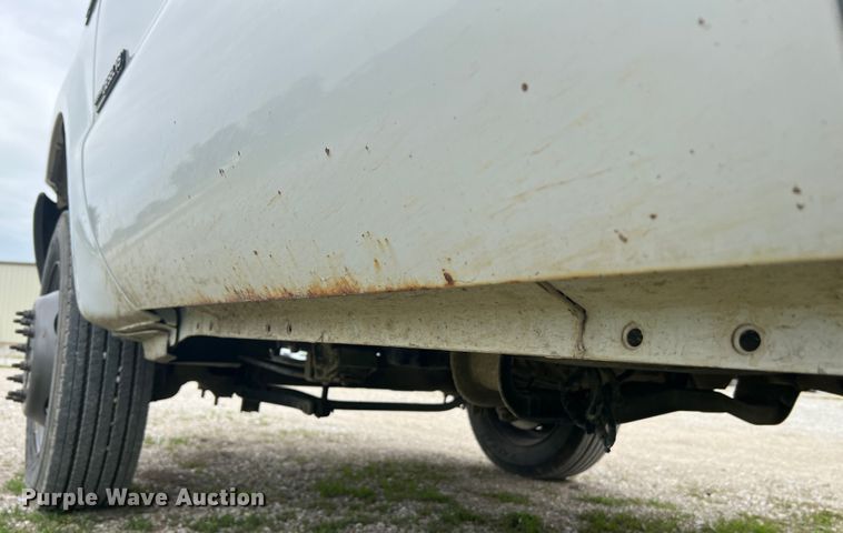 image for item DL4272 2000 Ford F550 Super Duty XL  flatbed truck