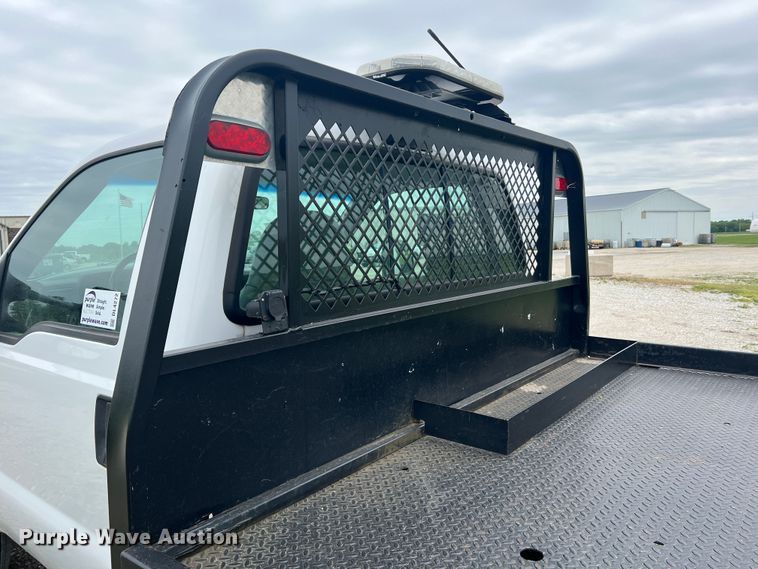 image for item DL4272 2000 Ford F550 Super Duty XL  flatbed truck