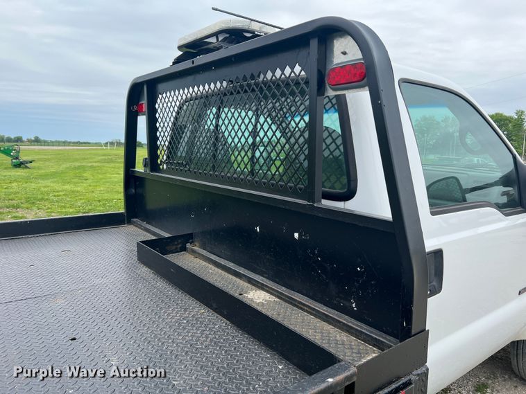 image for item DL4272 2000 Ford F550 Super Duty XL  flatbed truck