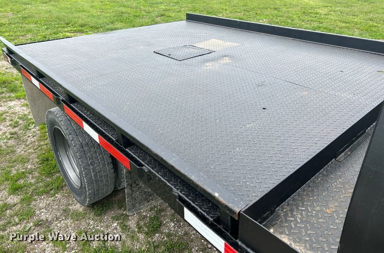 image for item DL4272 2000 Ford F550 Super Duty XL  flatbed truck