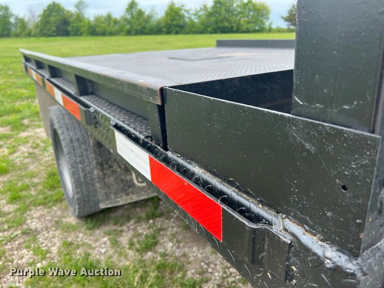 image for item DL4272 2000 Ford F550 Super Duty XL  flatbed truck