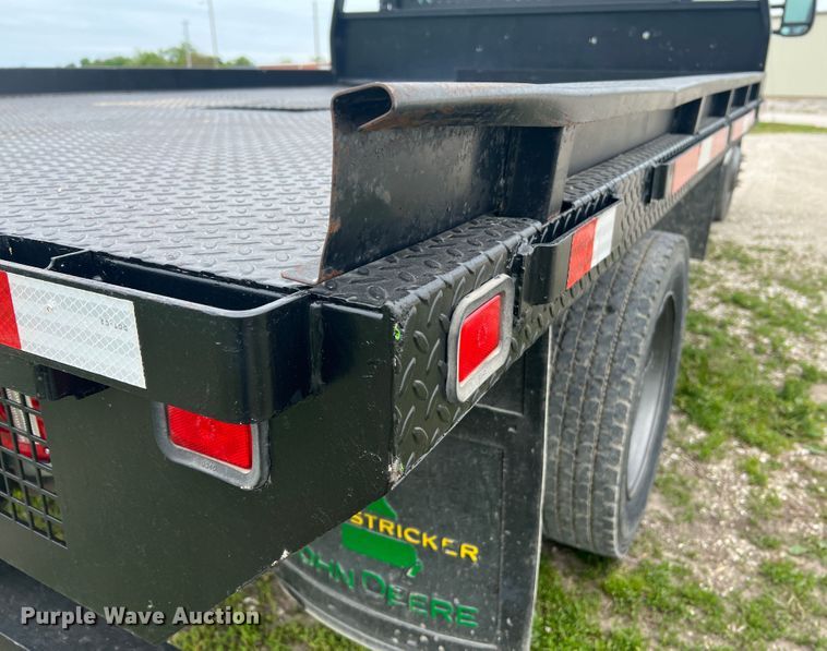 image for item DL4272 2000 Ford F550 Super Duty XL  flatbed truck