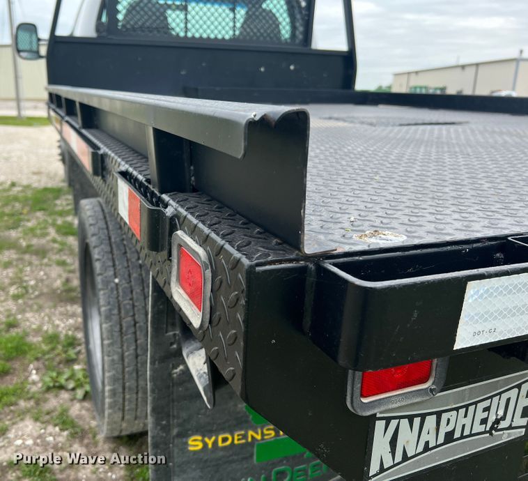 image for item DL4272 2000 Ford F550 Super Duty XL  flatbed truck