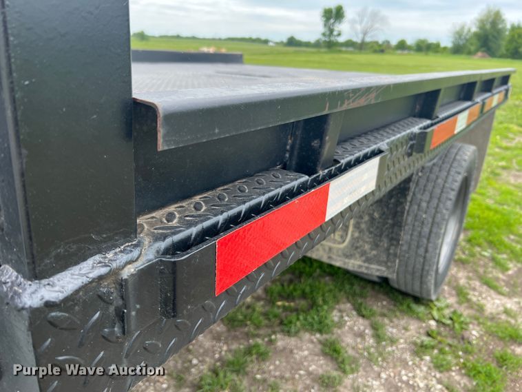 image for item DL4272 2000 Ford F550 Super Duty XL  flatbed truck