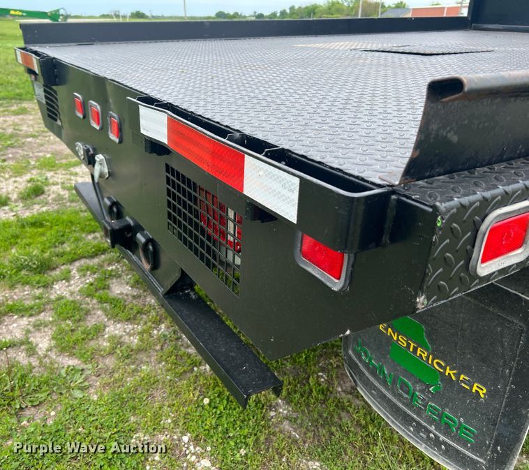 image for item DL4272 2000 Ford F550 Super Duty XL  flatbed truck