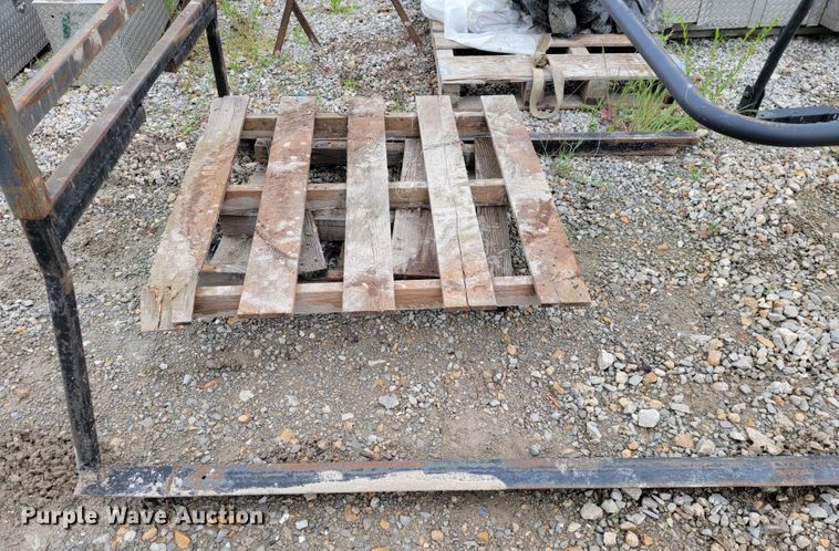 image for item DL4284 (3) ladder racks