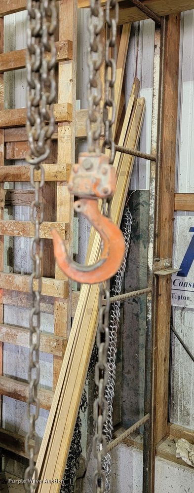 image for item DL4337 A-frame chain hoist