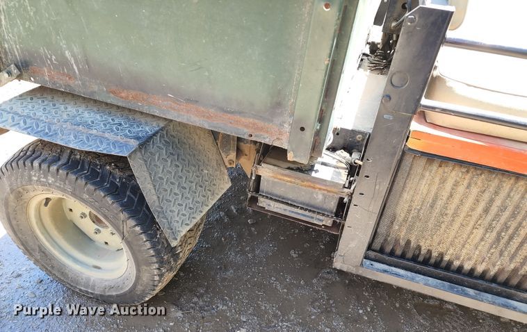 image for item DL6541 Cushman  golf cart