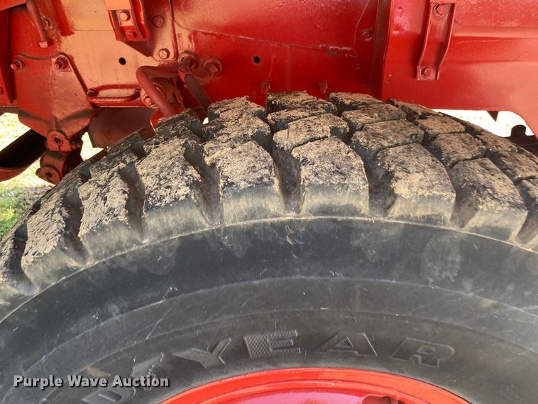 image for item DM4141 1986 Am General  fuel truck