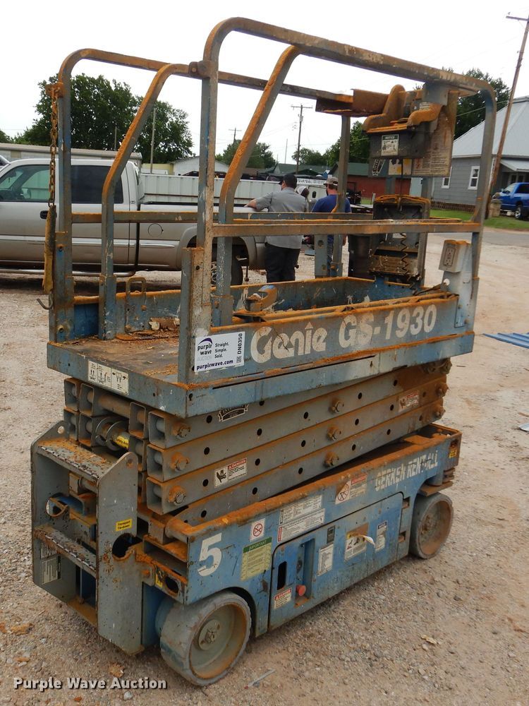 image for item DN0350 2005 Genie GS-1930  scissor lift