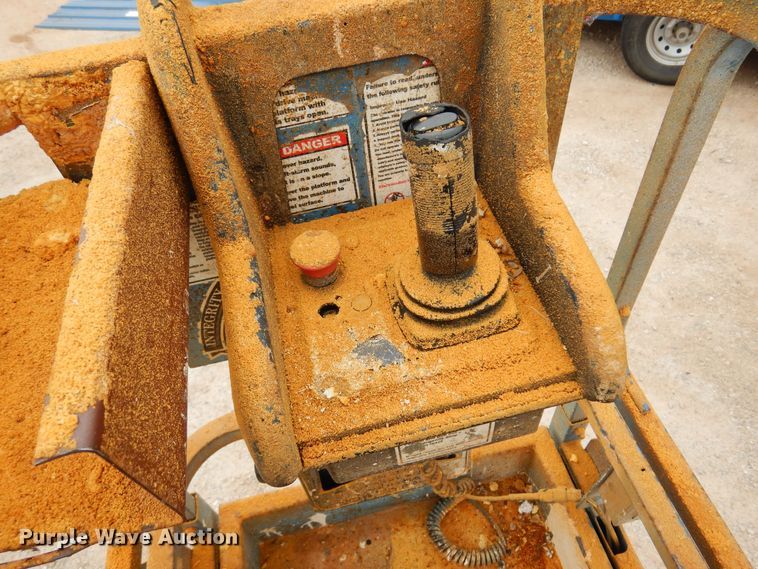 image for item DN0350 2005 Genie GS-1930  scissor lift