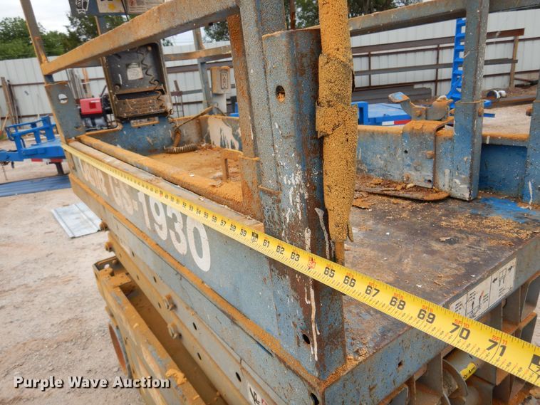 image for item DN0350 2005 Genie GS-1930  scissor lift