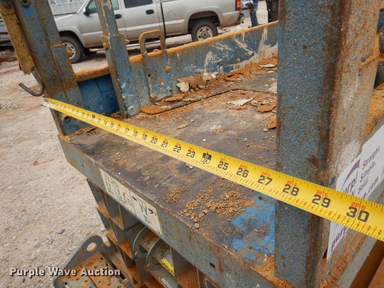 image for item DN0350 2005 Genie GS-1930  scissor lift