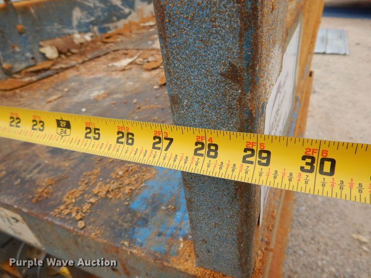 image for item DN0350 2005 Genie GS-1930  scissor lift