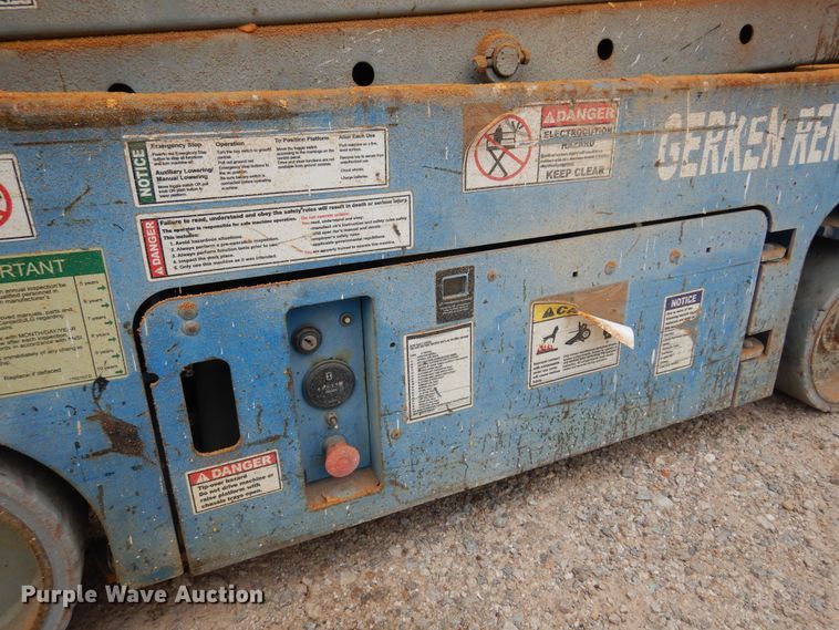 image for item DN0350 2005 Genie GS-1930  scissor lift