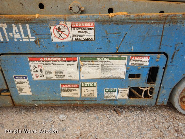 image for item DN0350 2005 Genie GS-1930  scissor lift