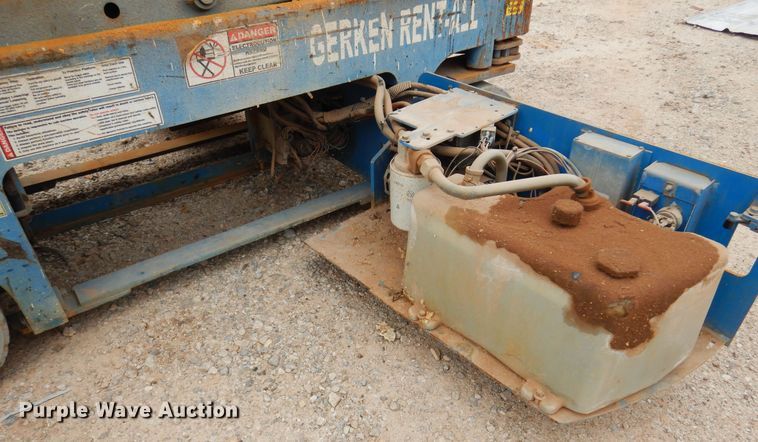 image for item DN0350 2005 Genie GS-1930  scissor lift