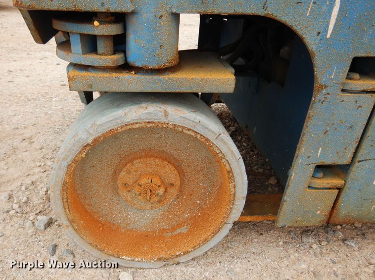 image for item DN0350 2005 Genie GS-1930  scissor lift