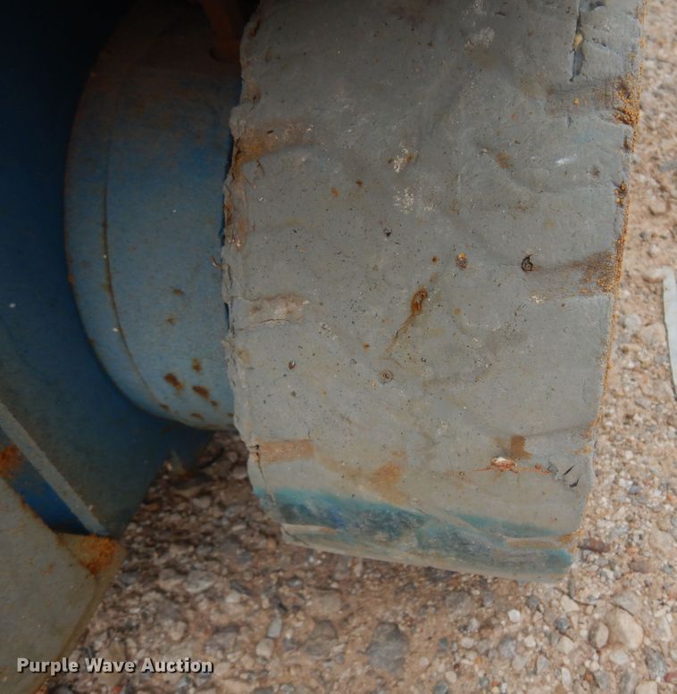 image for item DN0350 2005 Genie GS-1930  scissor lift