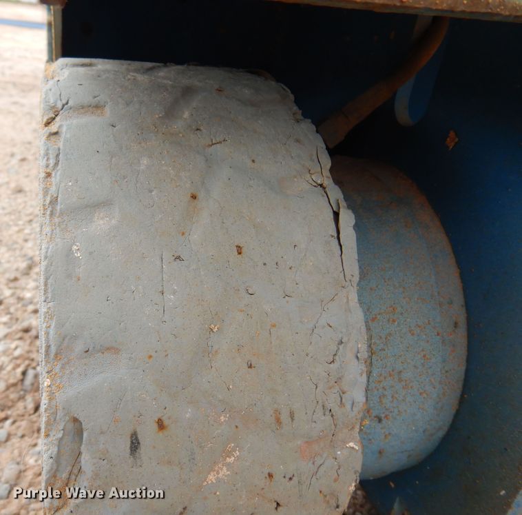 image for item DN0350 2005 Genie GS-1930  scissor lift