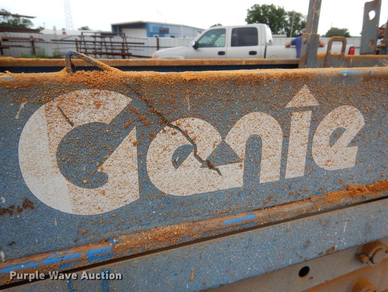 image for item DN0350 2005 Genie GS-1930  scissor lift