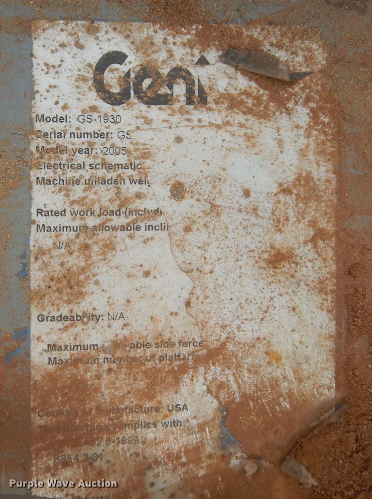 image for item DN0350 2005 Genie GS-1930  scissor lift