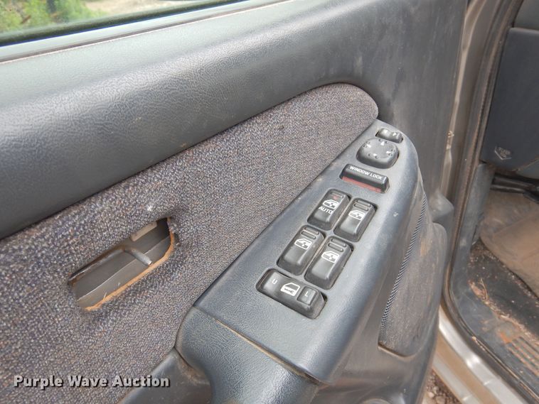 image for item DN0351 2001 GMC Sierra 1500  Crew Cab pickup truck