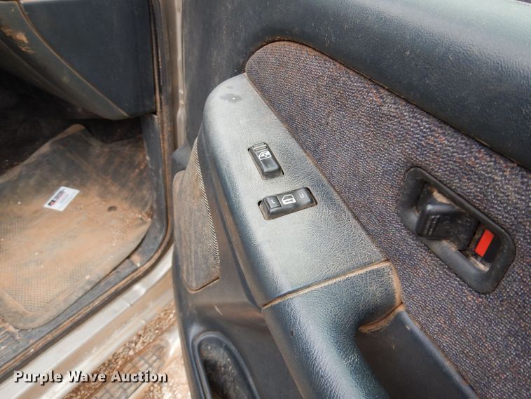 image for item DN0351 2001 GMC Sierra 1500  Crew Cab pickup truck