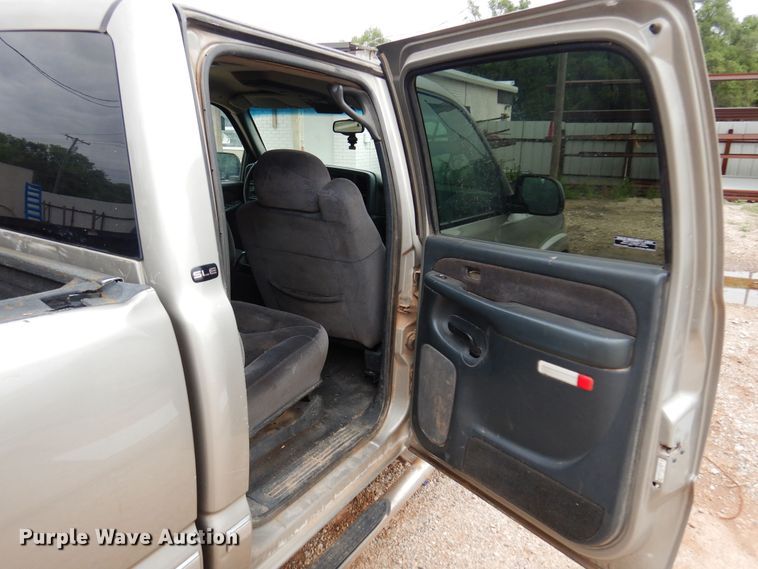 image for item DN0351 2001 GMC Sierra 1500  Crew Cab pickup truck