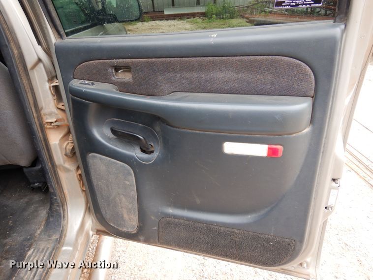 image for item DN0351 2001 GMC Sierra 1500  Crew Cab pickup truck