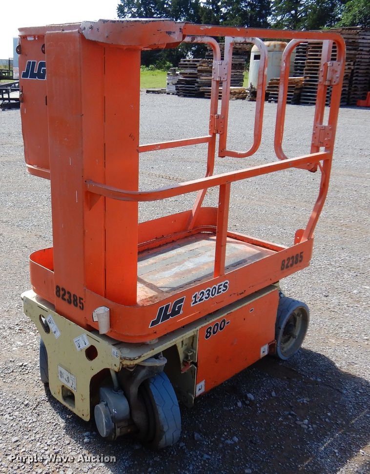 image for item DN0358 2007 JLG 1230ES  scissor lift
