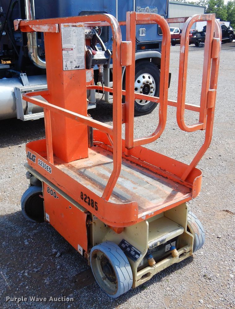 image for item DN0358 2007 JLG 1230ES  scissor lift